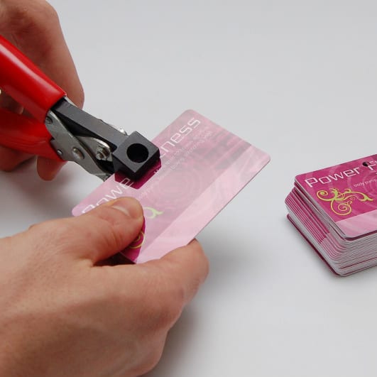 Perforatrice pour badges cartes plastique